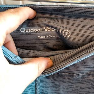 OUTDOOR VOICES LEGGINGS.
